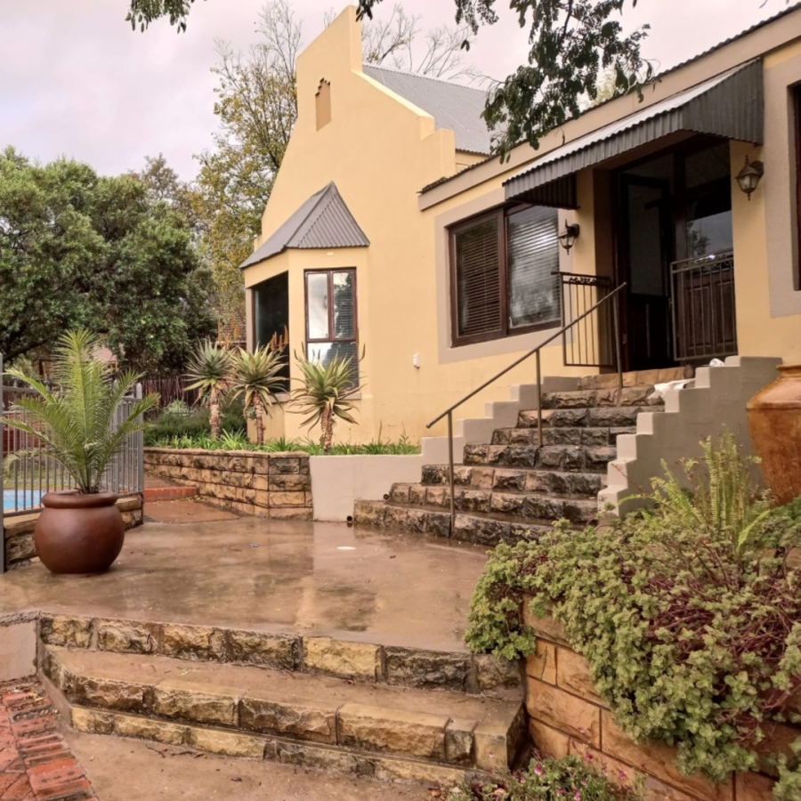 4 Bedroom Property for Sale in Langenhovenpark Free State